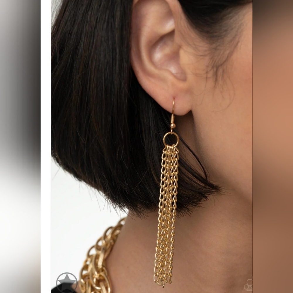 SCARfed for Attention Gold Necklace - Picture 3 of 9